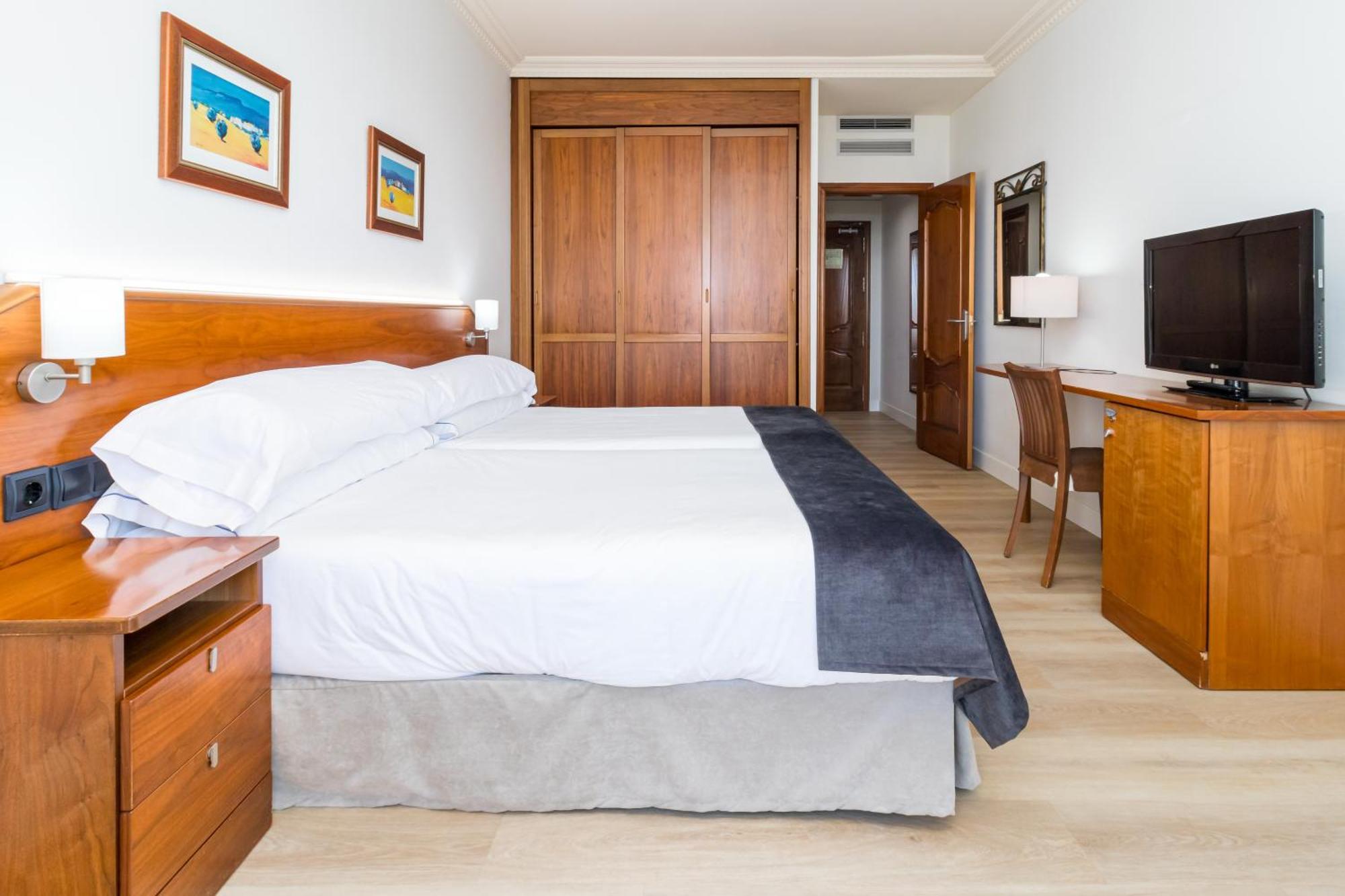 Hotel Milagros Golf Mogro Εξωτερικό φωτογραφία